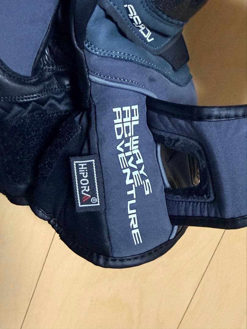 ラフアンドロード プリマロフトアドベンチャーウインターグローブ M 新品同様