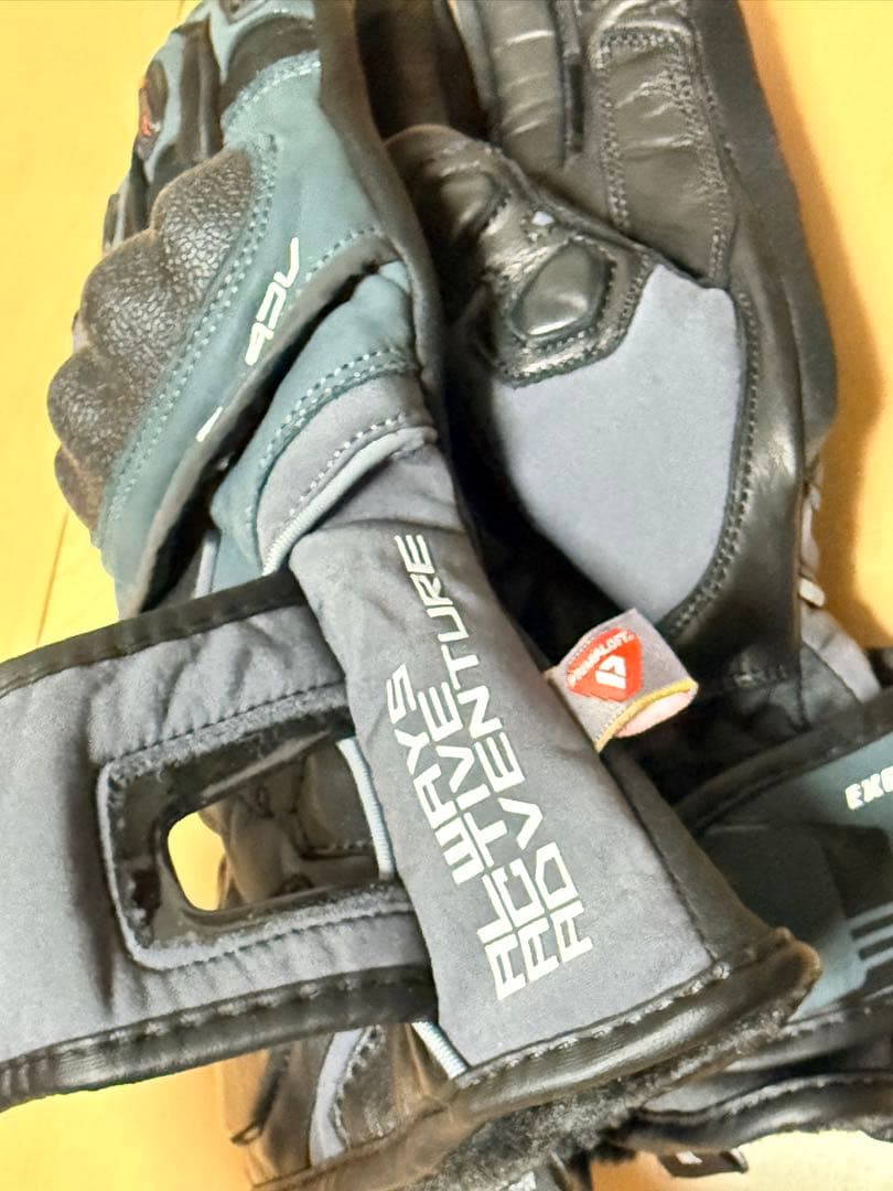 ラフアンドロード プリマロフトアドベンチャーウインターグローブ M 新品同様