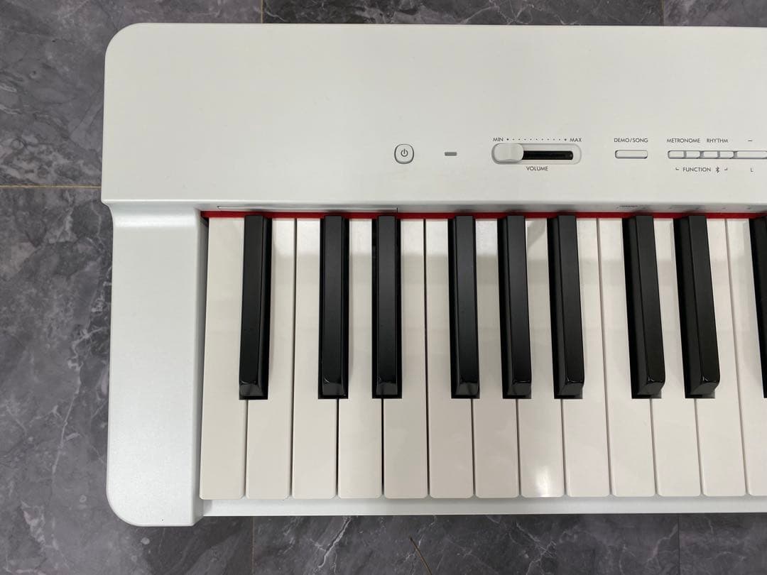 ヤマハ YAMAHA p225電子ピアノ　ホワイト　24年製