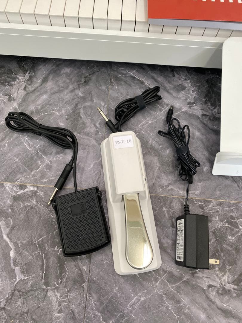 ヤマハ YAMAHA p225電子ピアノ　ホワイト　24年製