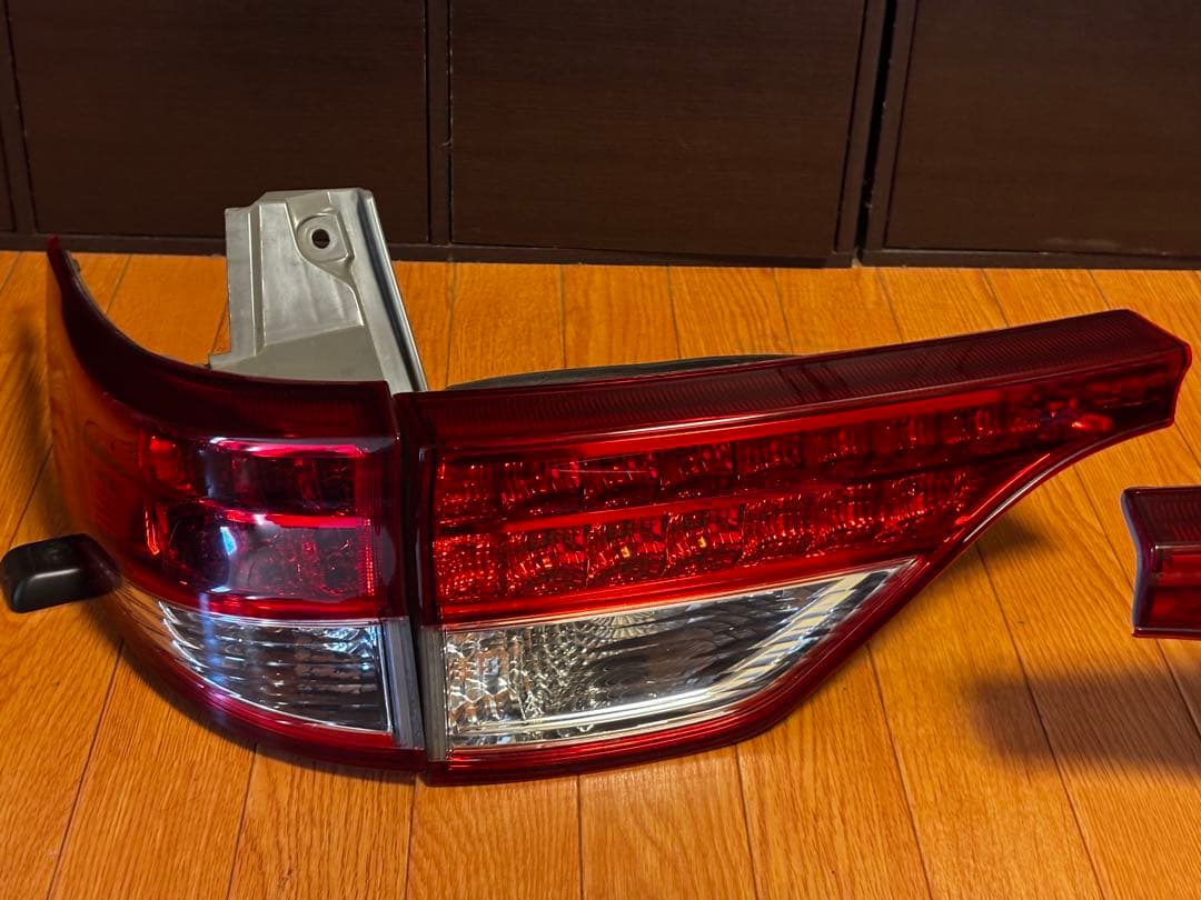 送料込み❗️エスティマ 50系 中期 純正テールランプ セット