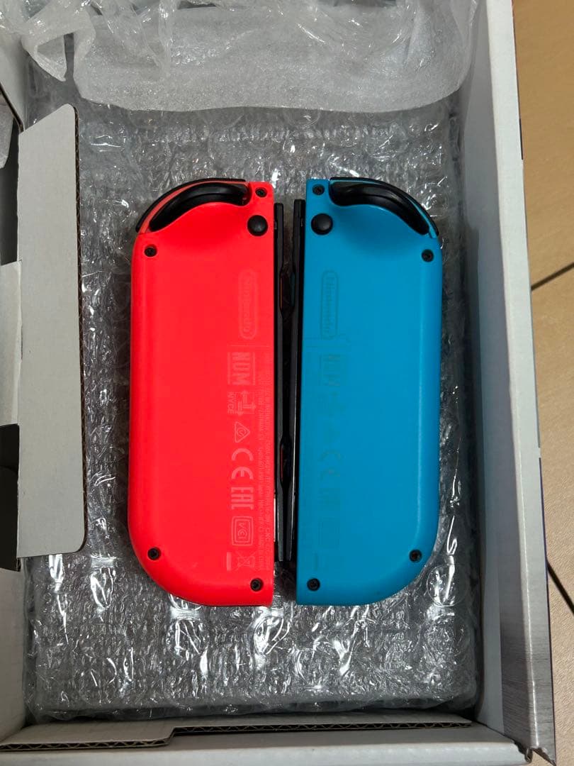【美品・完品】Nintendo Switch 本体 ネオンブルー/ネオンレッド