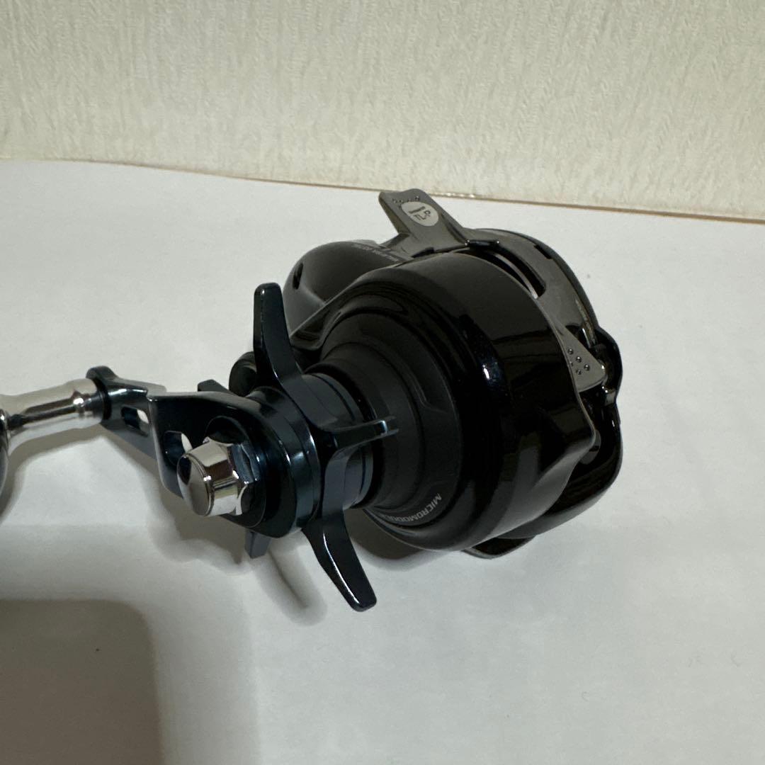 シマノ グラップラー　301HG 釣具　リール　ルアー