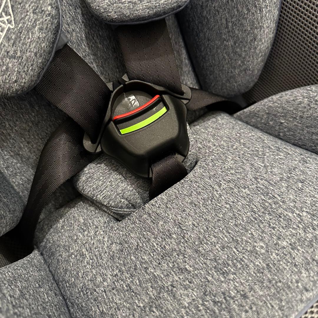 美品 Aprica アップリカ チャイルドシート クルリラプラス ライト