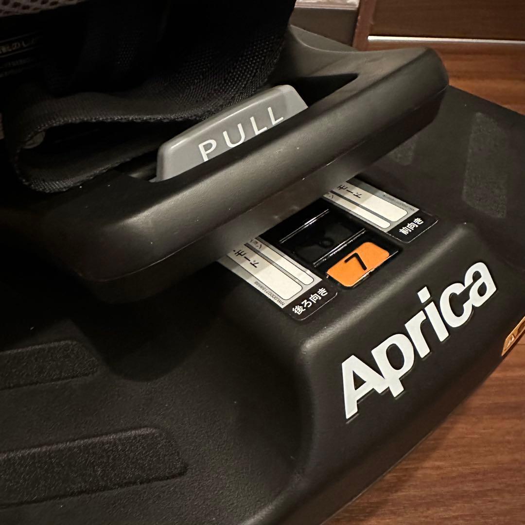 美品 Aprica アップリカ チャイルドシート クルリラプラス ライト