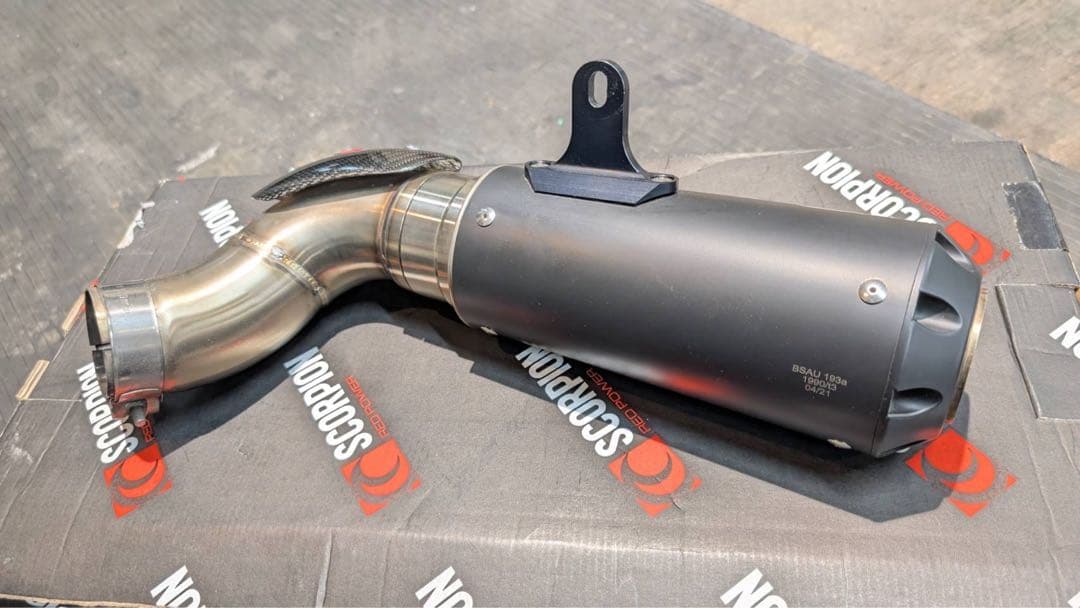 SCORPION スリップオンマフラー