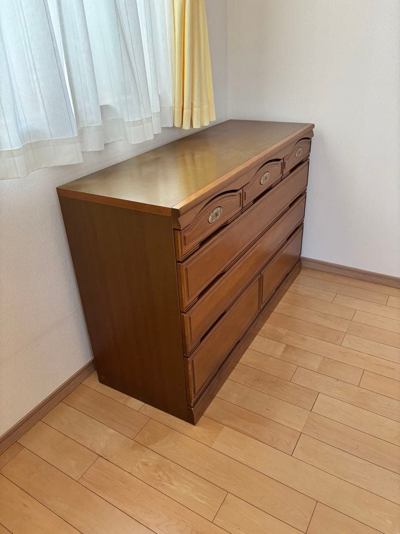 値下げされました！マドリッドローチェスト 天然木 アンティーク調