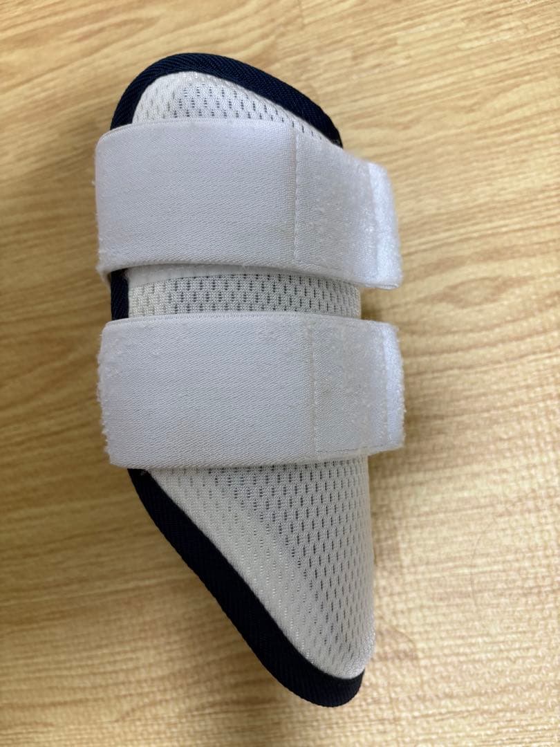 値下不可ミズノプロ限定エルボーガード村上宗隆モデル　ホワイト×ネイビー