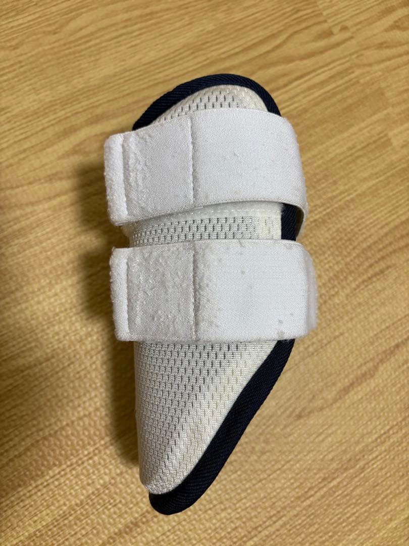 値下不可ミズノプロ限定エルボーガード村上宗隆モデル　ホワイト×ネイビー