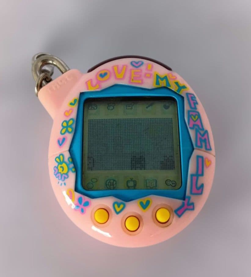 いぇー！ふぁみりーイロイロ！ たまごっち プラス ふぁみたまラブ(m37)