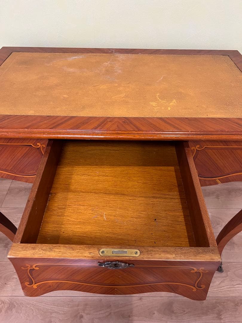 木製 テーブル　引き出しあり