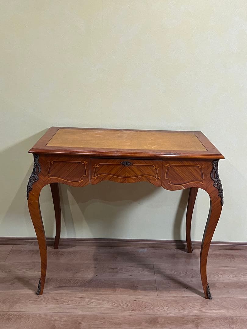 木製 テーブル　引き出しあり