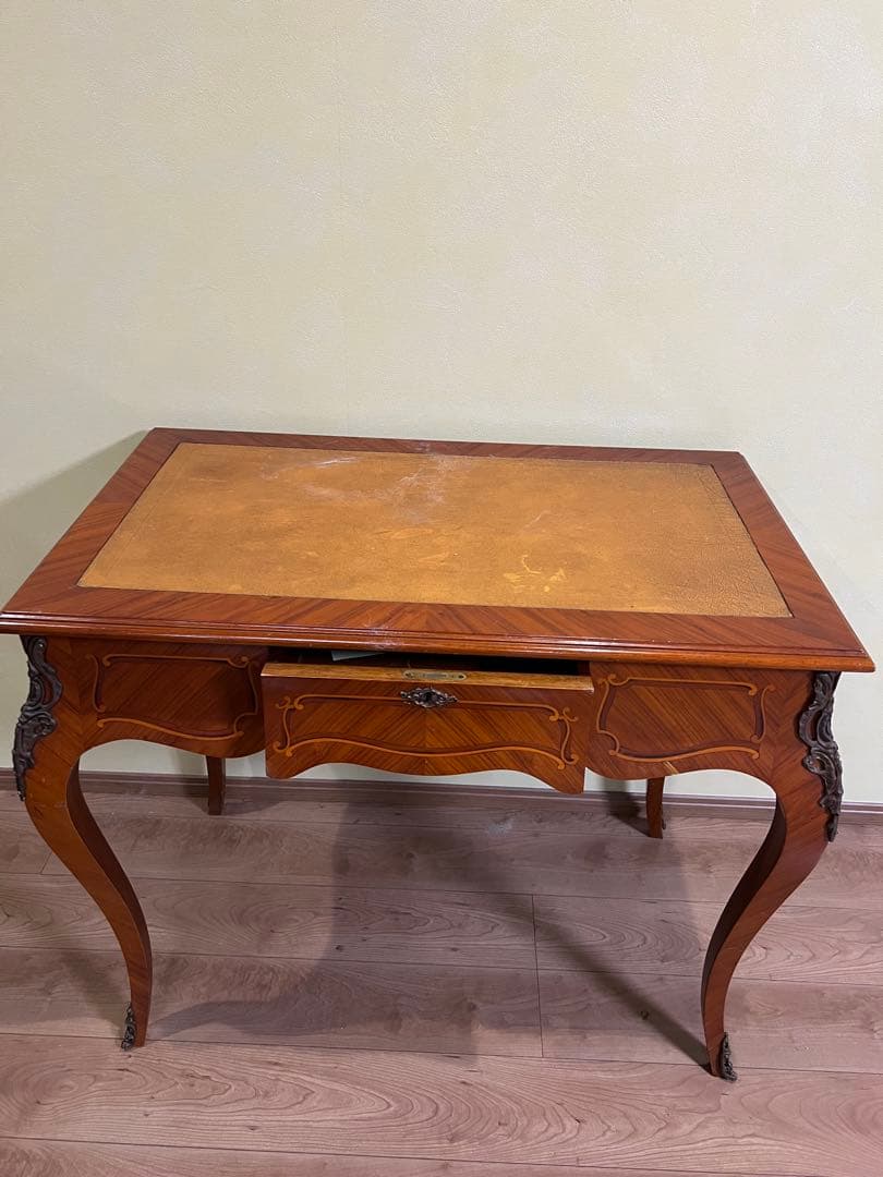 木製 テーブル　引き出しあり