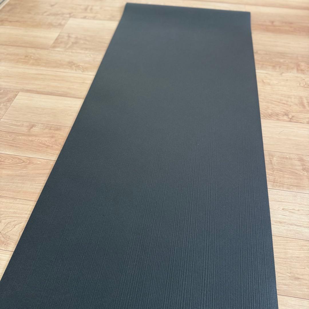 モモママ　　マンドゥカ　プロ　ブラック　ヨガマット