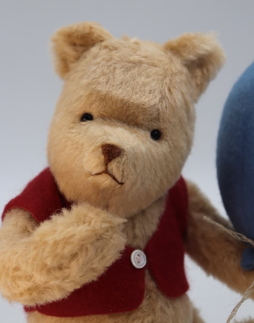 R. John Wright 日本限定品 Pooh's Blue Balloon