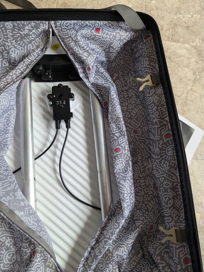 ブレーキキャスター付き　HaNT スーツケース