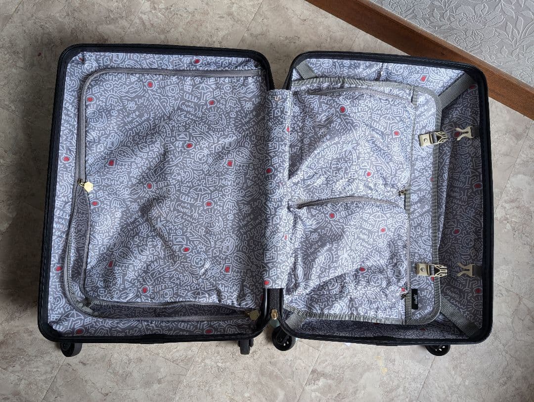 ブレーキキャスター付き　HaNT スーツケース