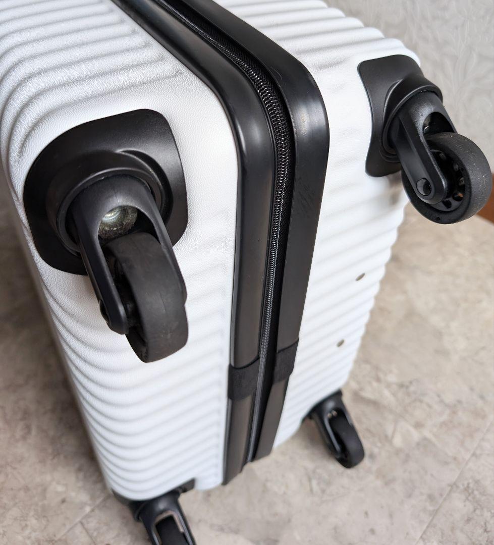 ブレーキキャスター付き　HaNT スーツケース
