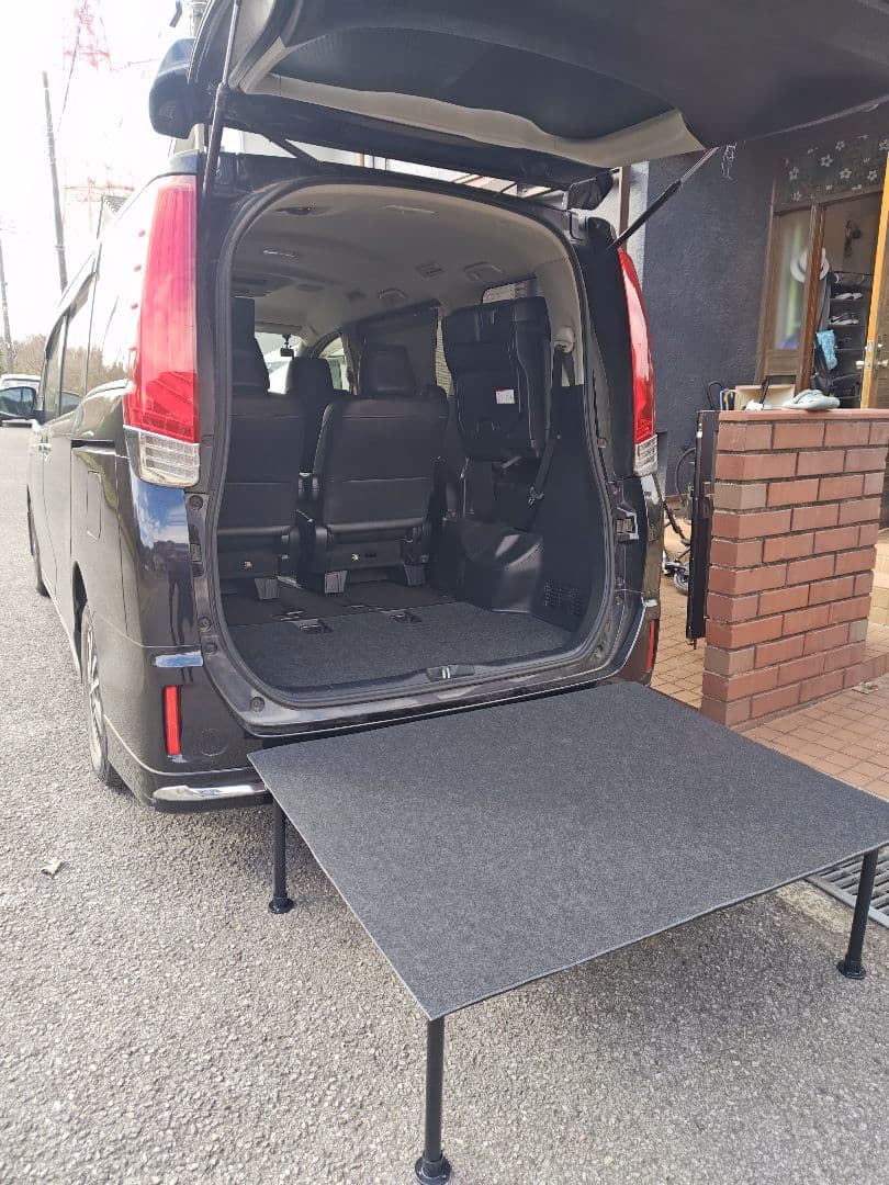 マットつき　80系　ヴォクシー、ノア、エスクァイア　収納　ベッドキット