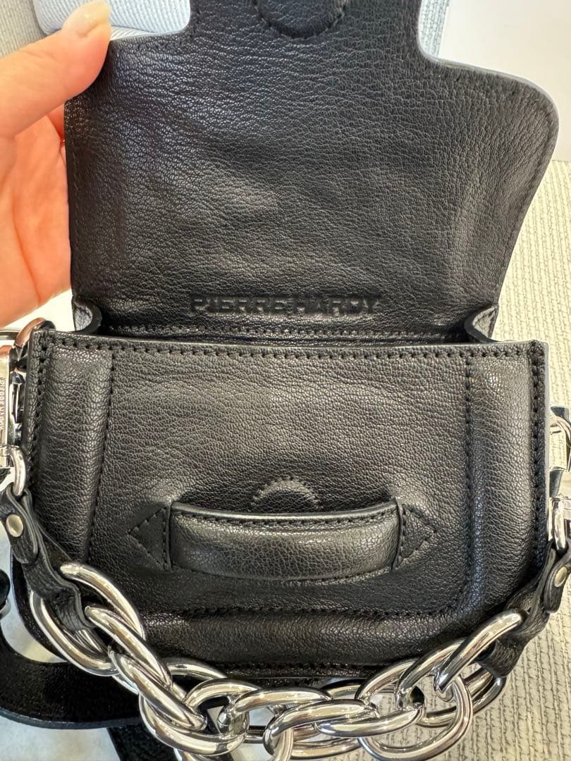 直営店購入　ピエールアルディPIERRE HARDY ショルダーバッグブラック