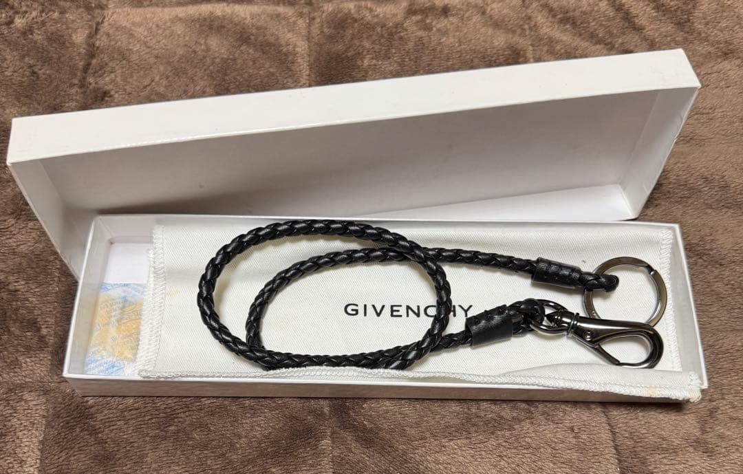 GIVENCHY ブラック ウォレットチェーン