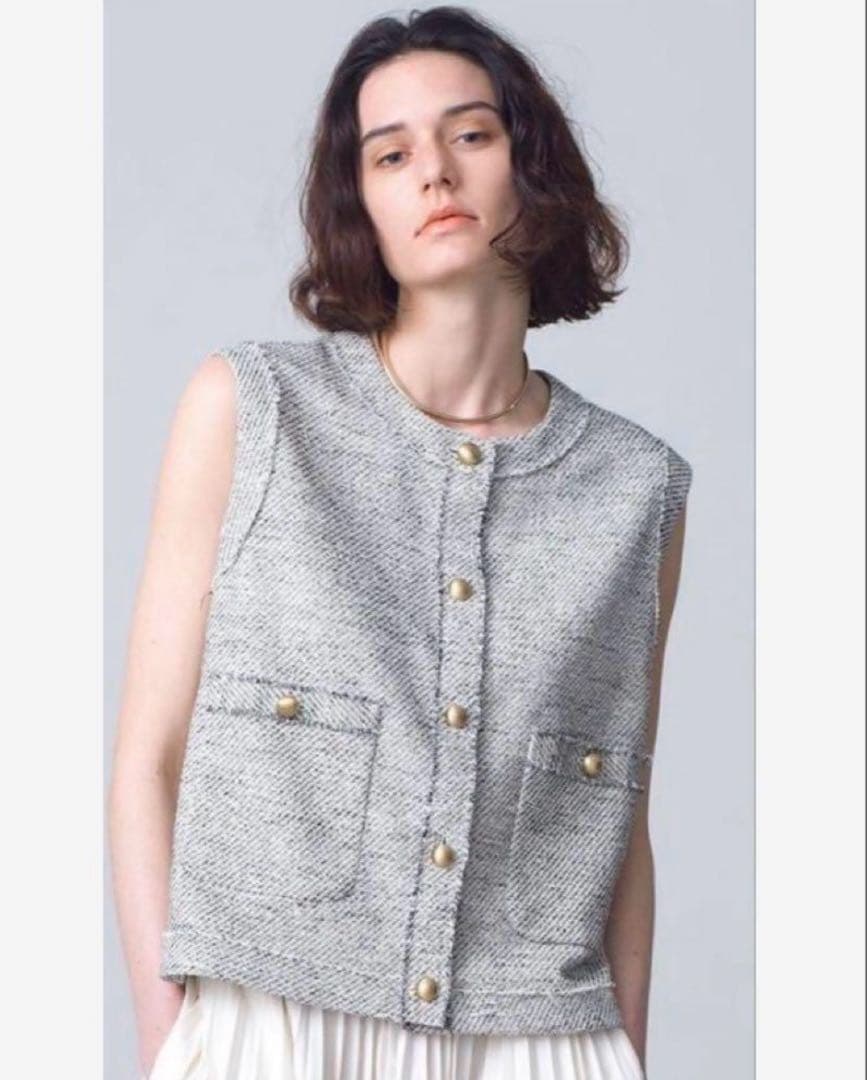 ebure　コットンツイードノースリーブジャケット　　ベスト