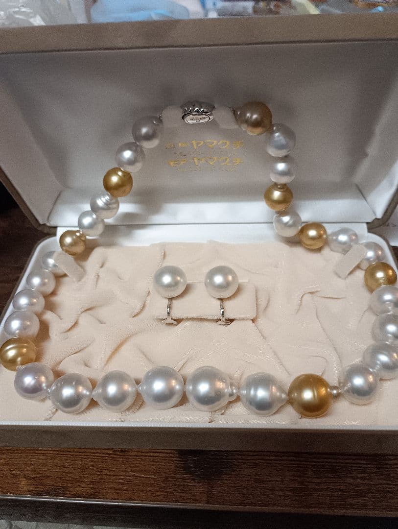 シルバー留め具ホワイトゴールドパールネックレスとK10WGイヤリングセット