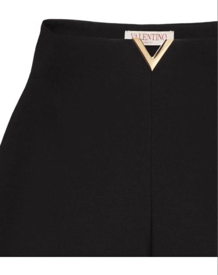 Valentino【新品未使用】ヴァレンティノショートパンツブラック