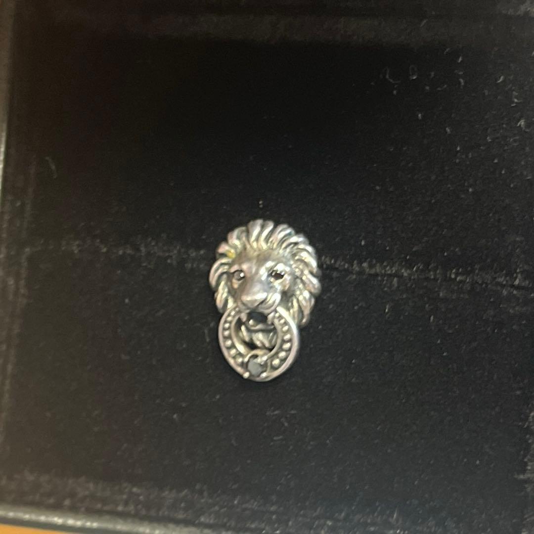 Justin Davis ジャスティンデイビス　ライオンキーパーピアス