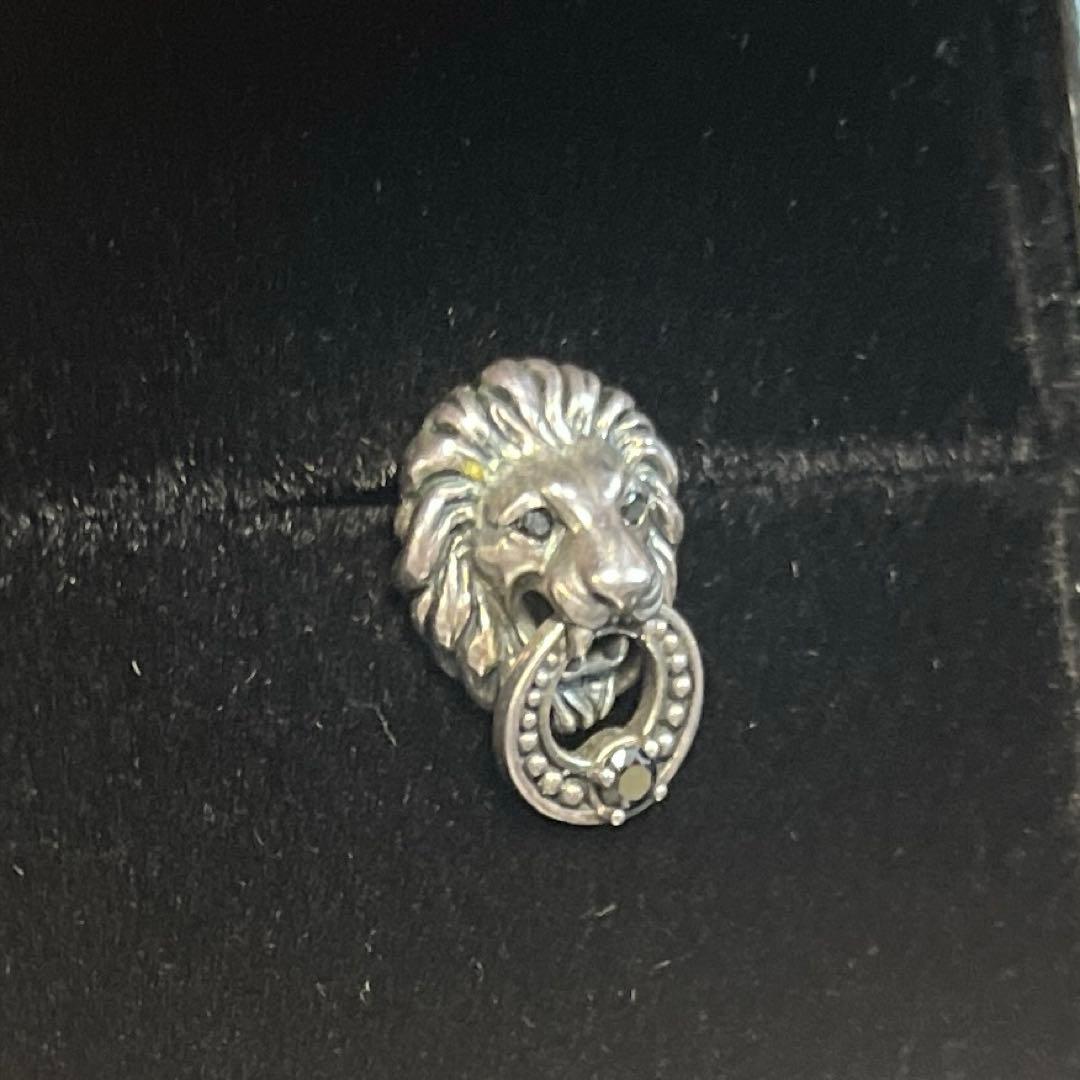 Justin Davis ジャスティンデイビス　ライオンキーパーピアス