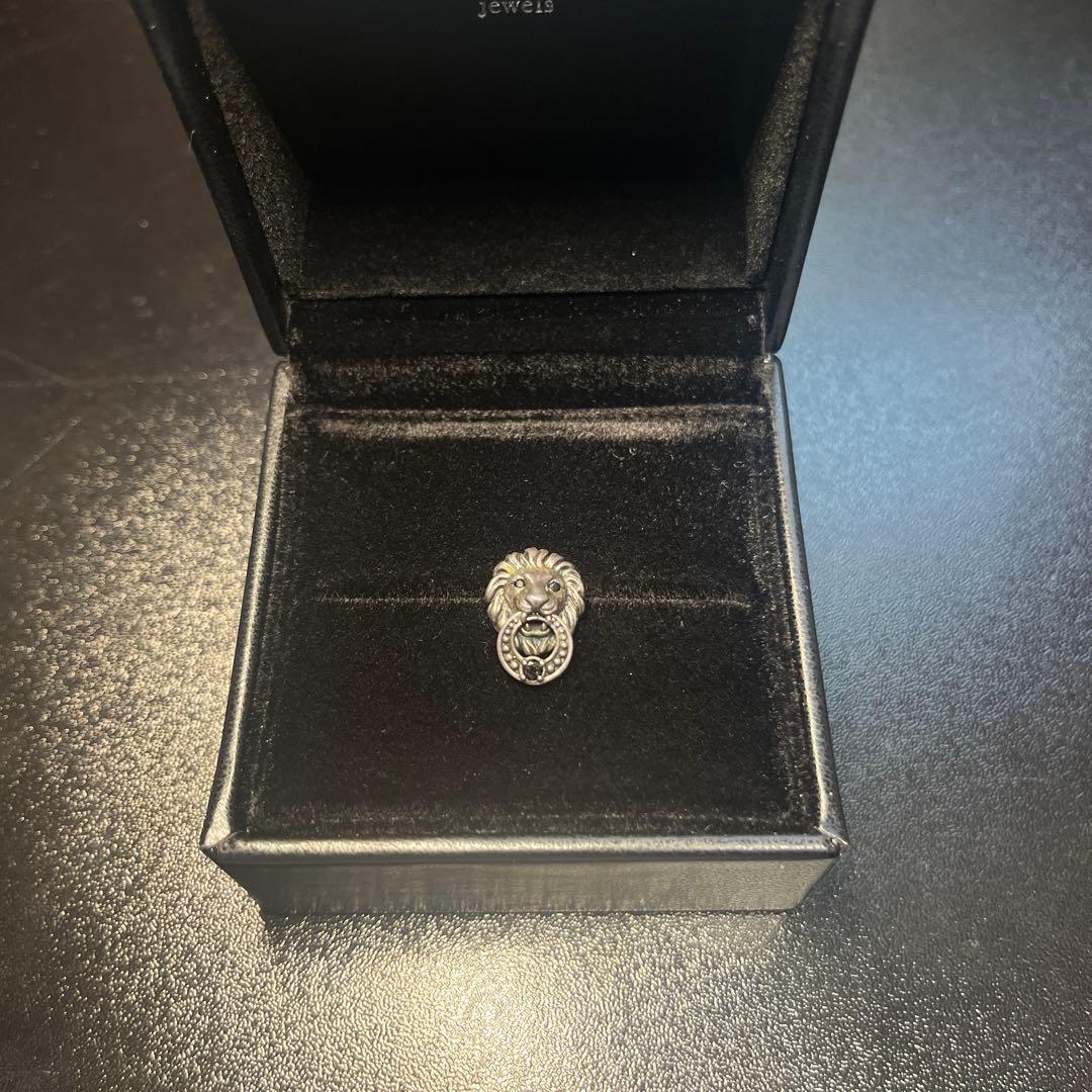 Justin Davis ジャスティンデイビス　ライオンキーパーピアス