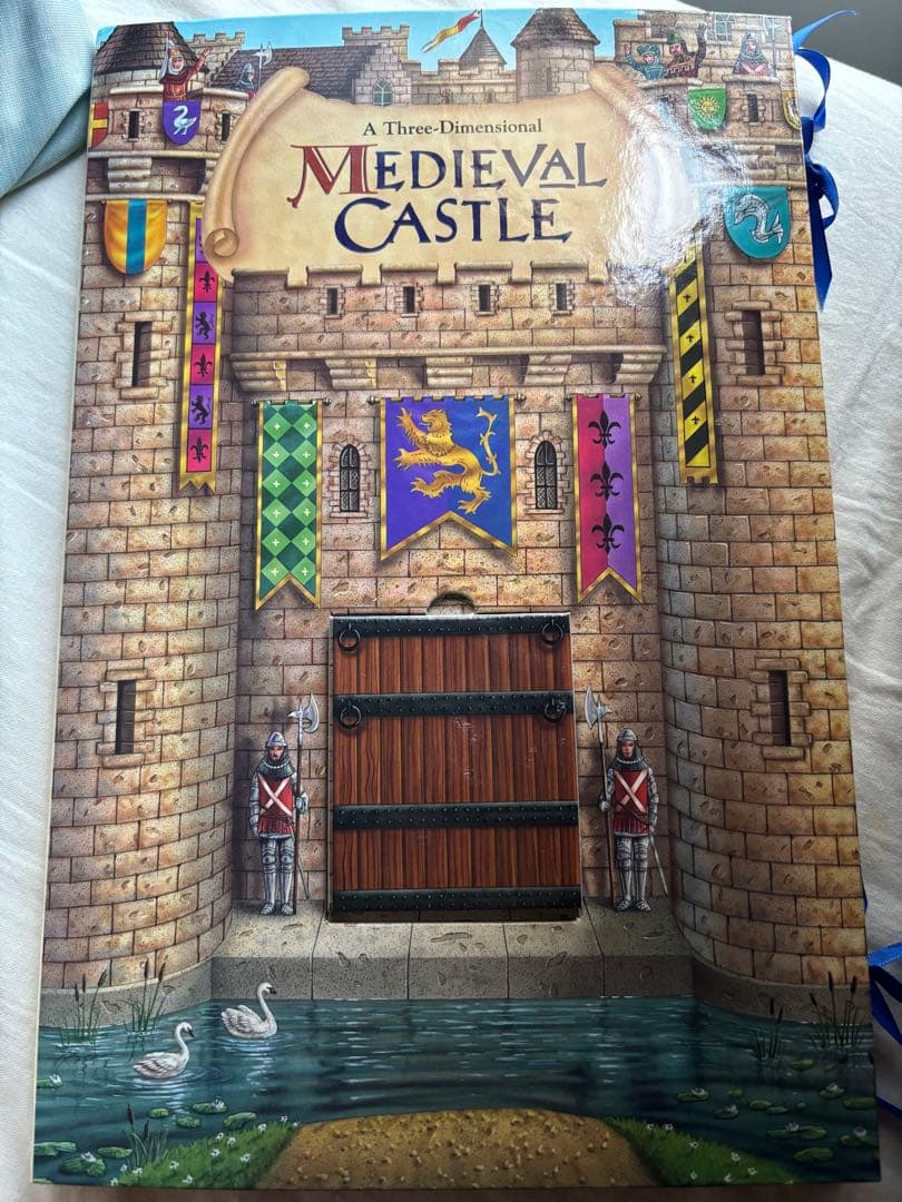 洋書　A Three-Dimensional Medieval Castle