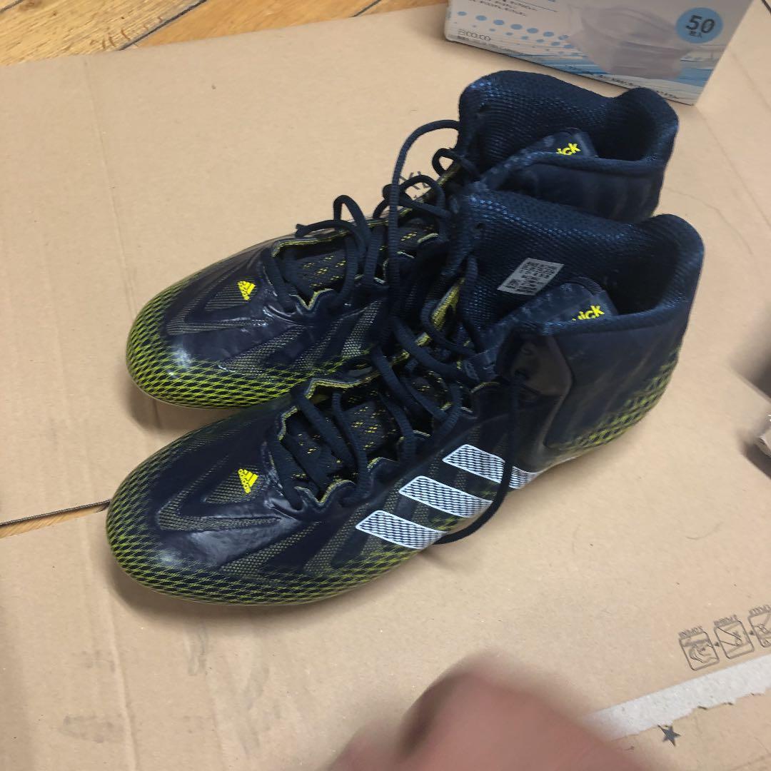 adidasの昔のミシガンモデルだった気がします