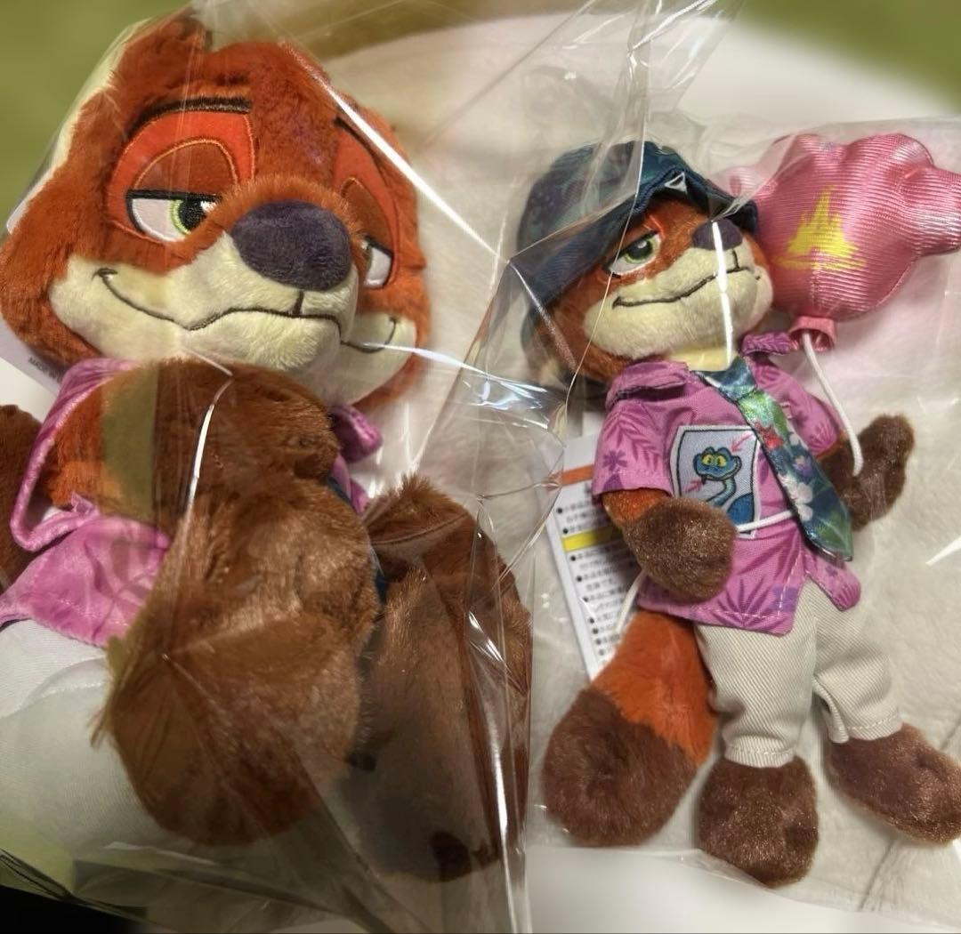 ディズニー　ズートピア　ニック　ペンケースとぬいぐるみバッチ２点