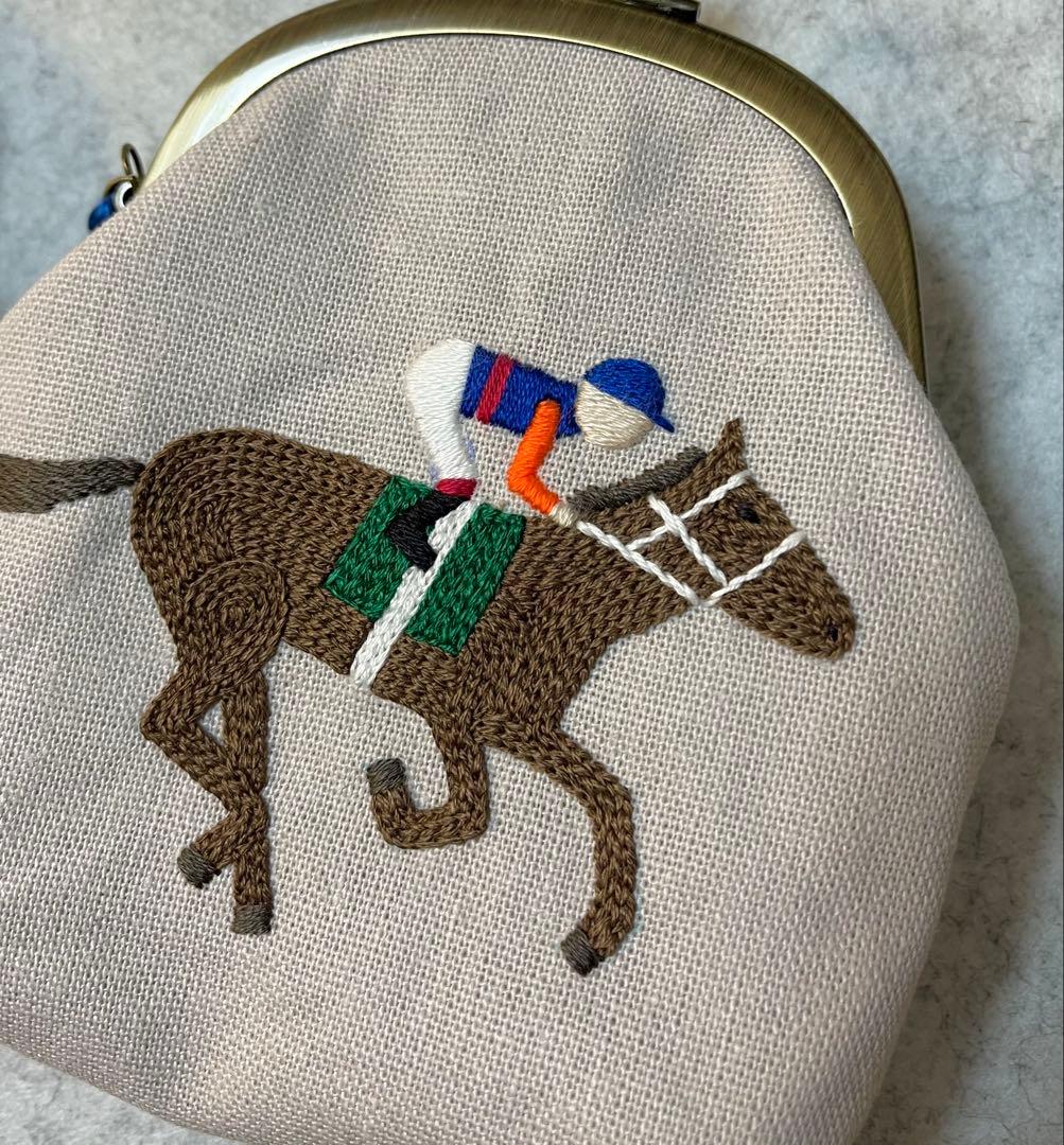 ハンドメイド　手刺繍　がま口ポーチ☆まっちゃんだよです