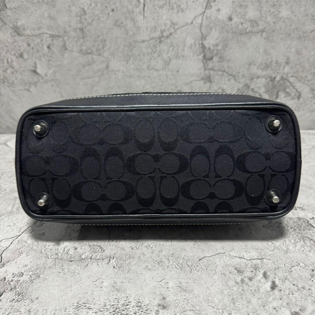 バッグ Coach Y2K Signature Leather Tote Bag