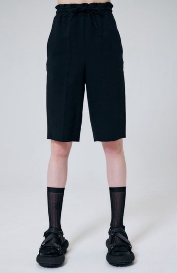 希望額にお値下げしました！2.7万 エンフォルド センタープレス ショートパンツ