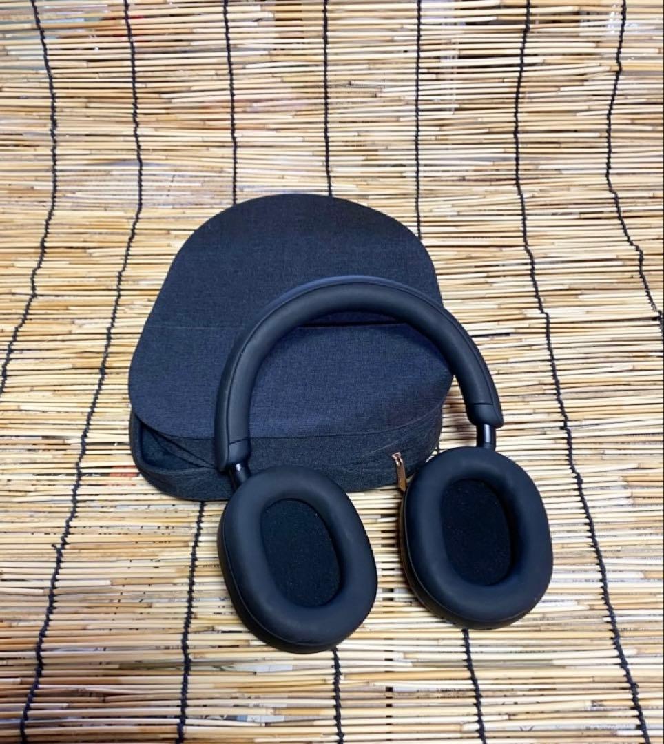 Sony ノイキャンヘッドホン　WH-1000XM5 美品