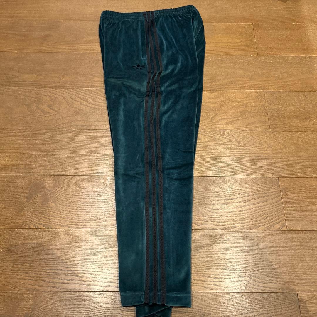 新品 アディダス adidas メンズ・ベロアトラックパンツ M グリーン
