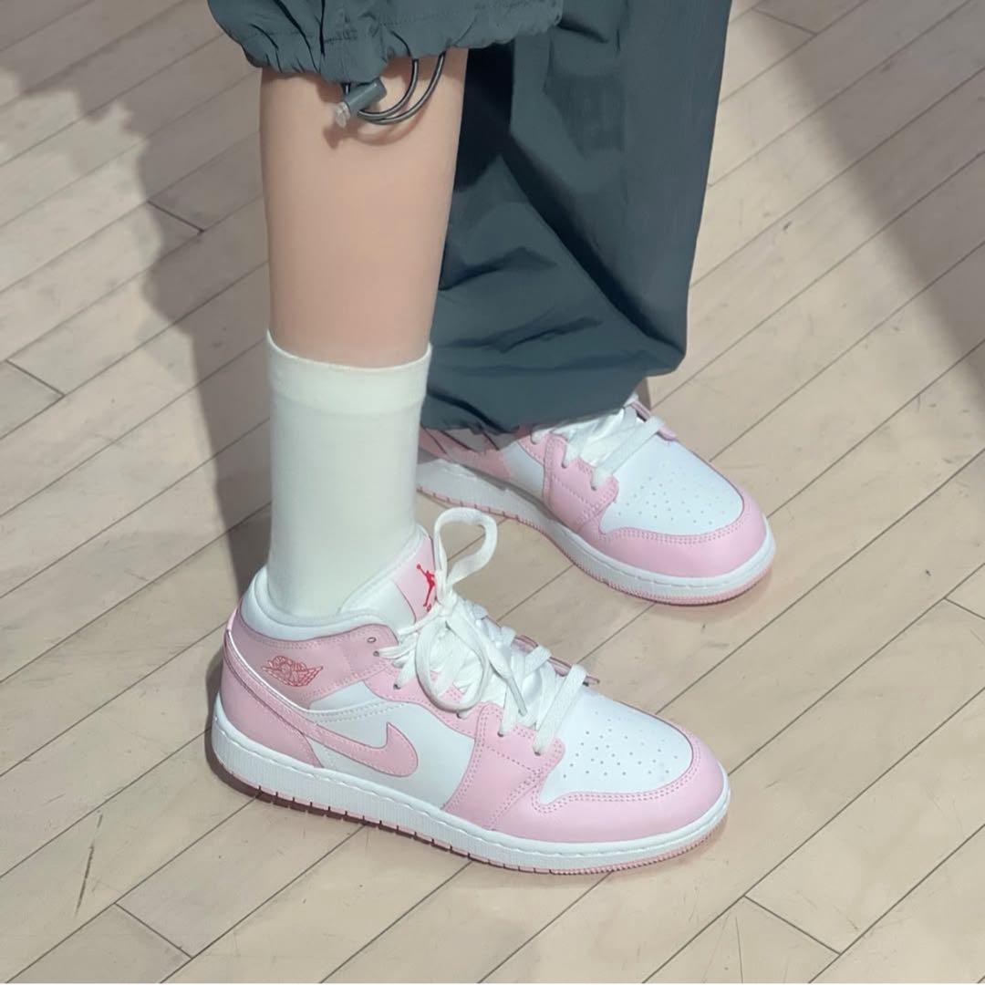 【新品23.5cm】NIKE エアジョーダン１MID GS ピンク/レッド