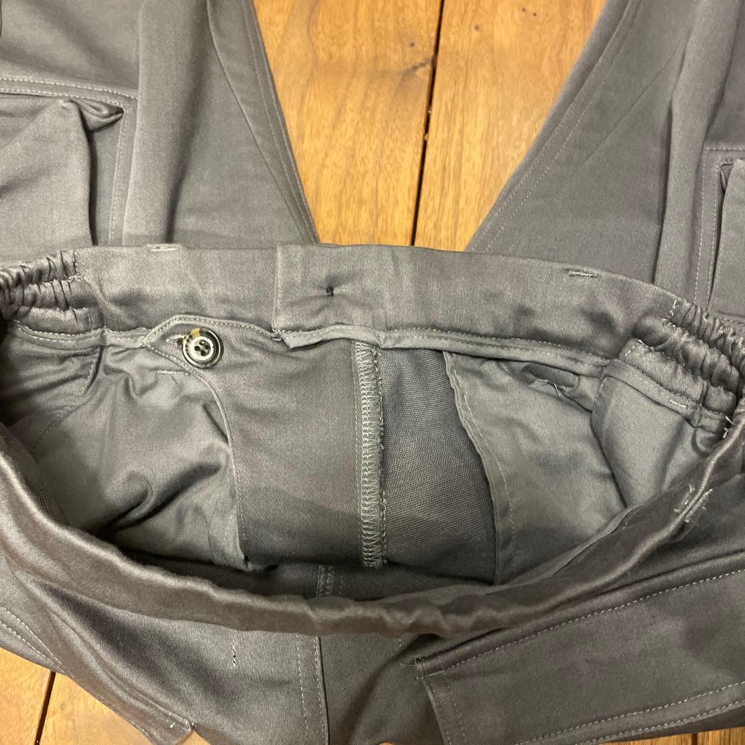 1PIU1UGUALE3 RELAXスリムシルエット カーゴパンツ グレー S