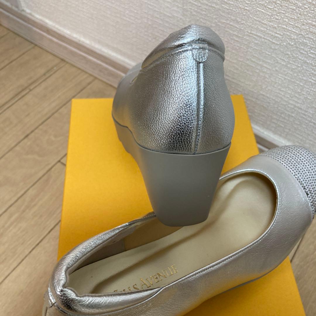 HILLS AVENUE シルバー フラットシューズ　新品未使用 週末お値下げ