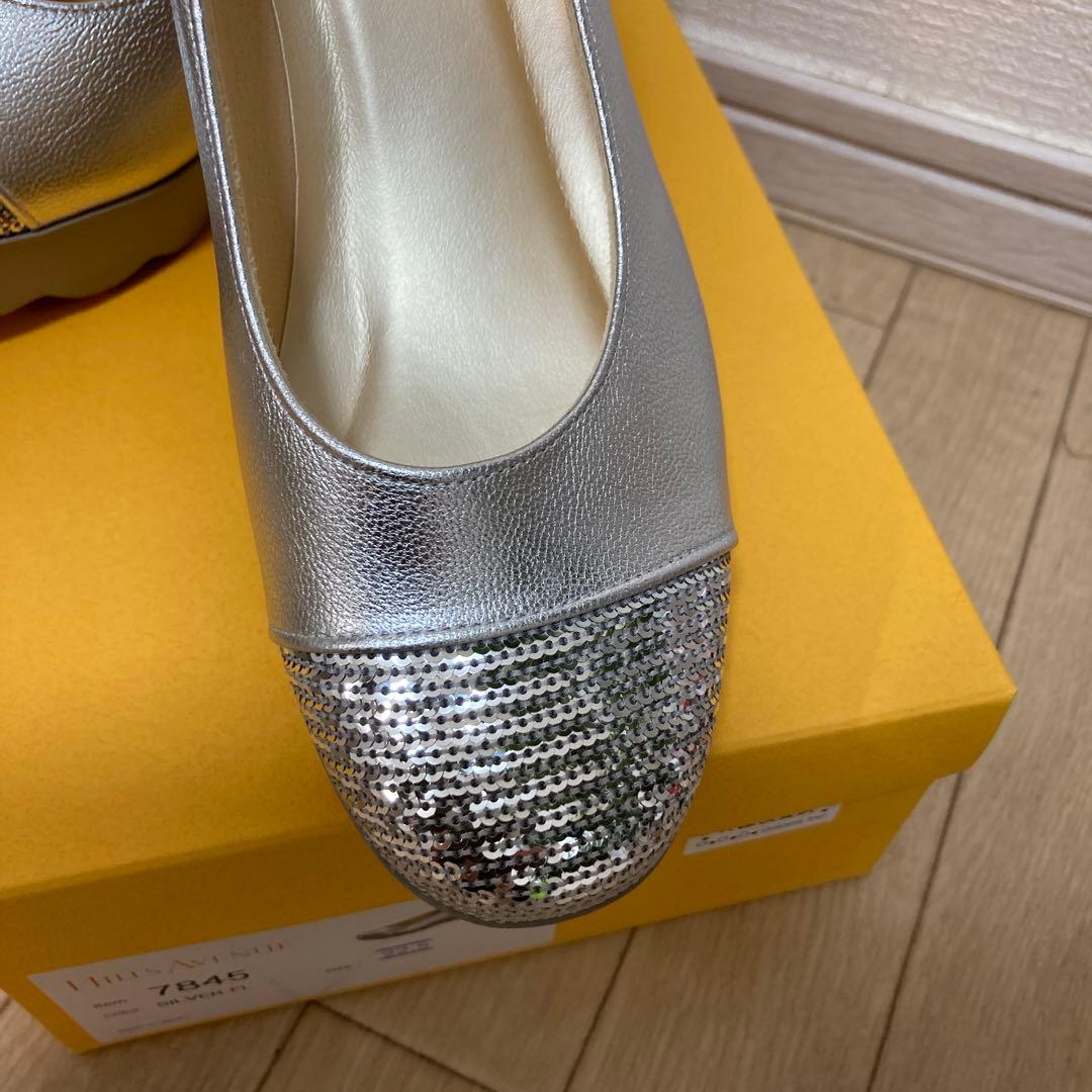 HILLS AVENUE シルバー フラットシューズ　新品未使用 週末お値下げ