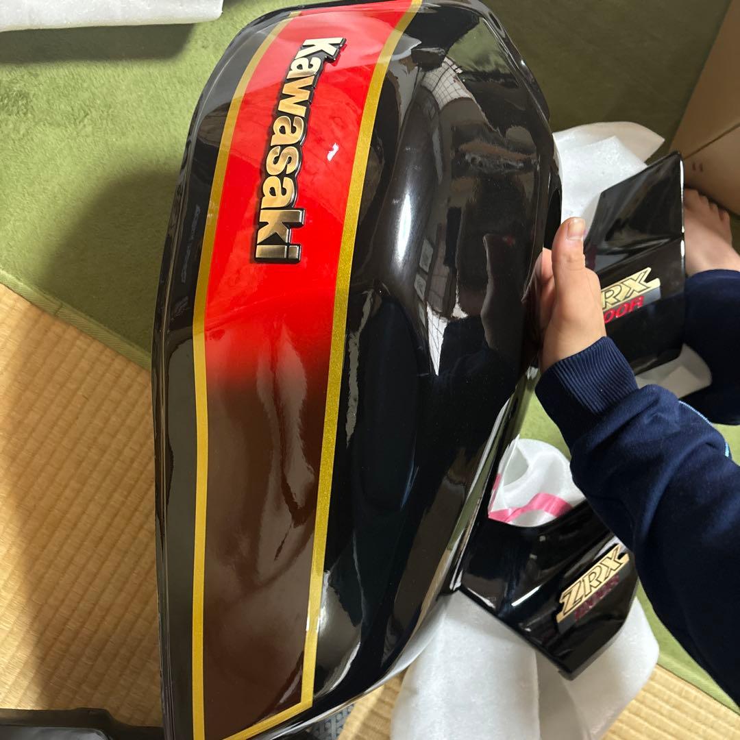 ZRX400 タンクカバー　サイドカバー