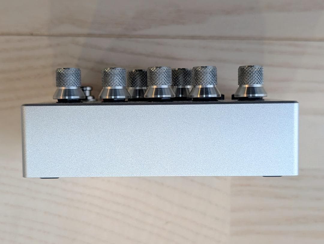 TECH21 BASS D DI V2 30周年記念限定モデル