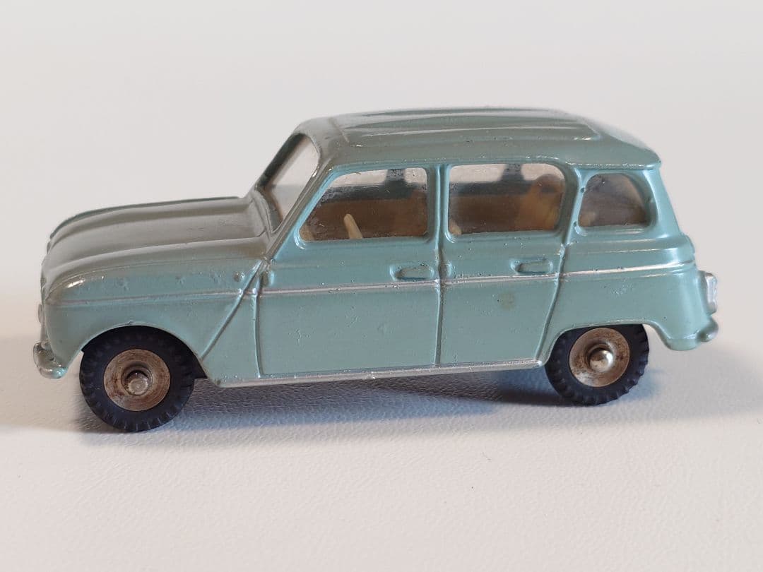 ミニカー DINKY No.518 RENAULT 4L