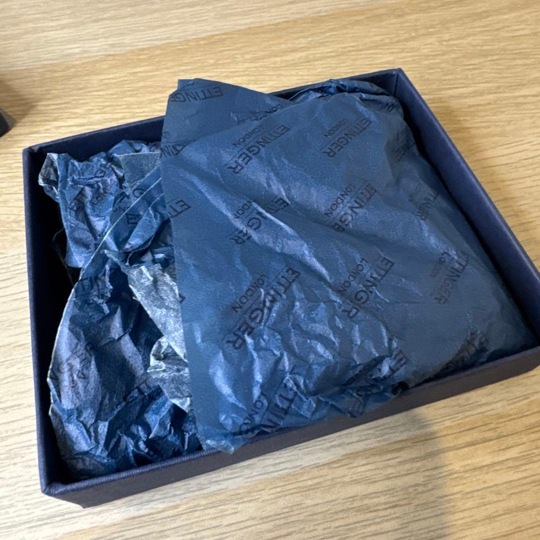 未使用　エッティンガー　二つ折りサイフ　ブラック×パープル