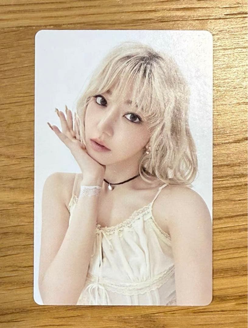 ルセラフィム HOT アメリカ target 限定 トレカ サクラ