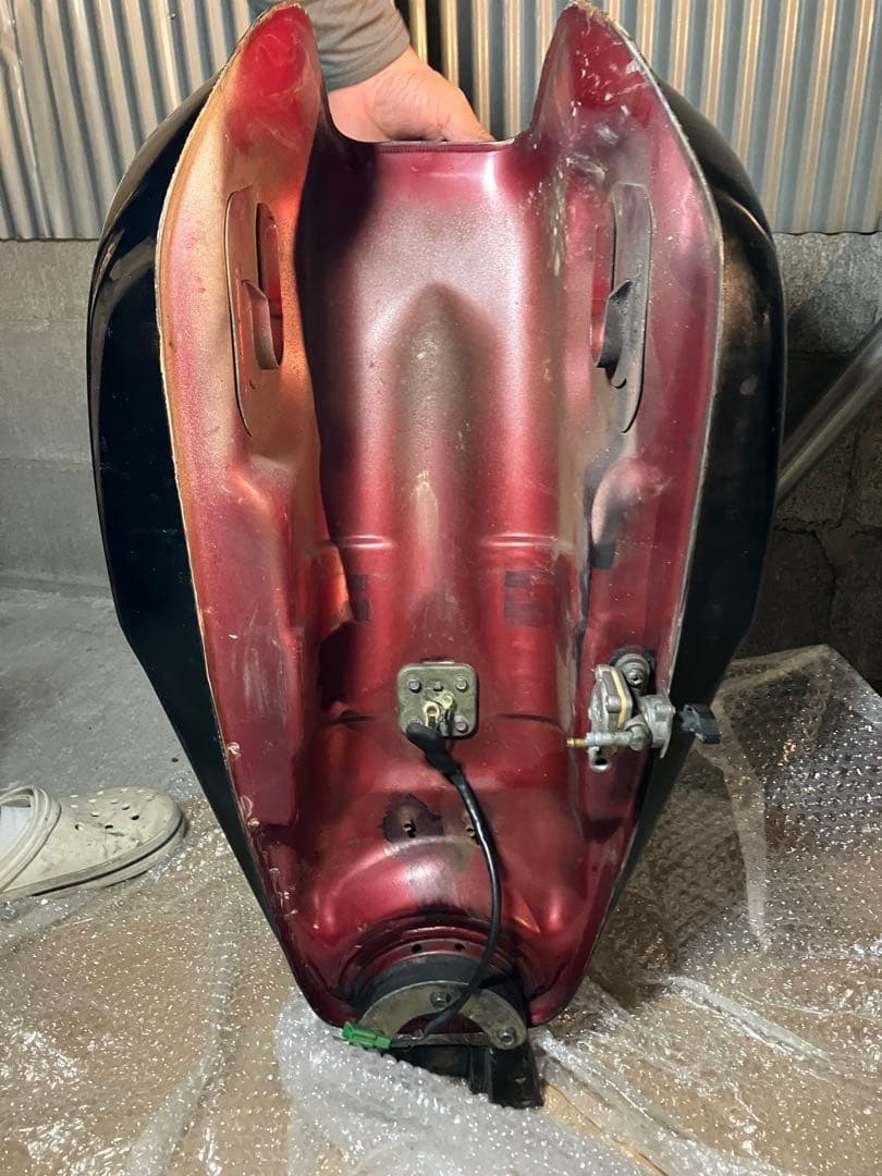 んー　YAMAHA XJR400 4HM ガソリンタンク