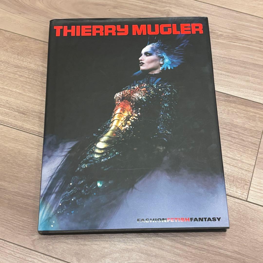 THIERRY MUGLER ファッション集